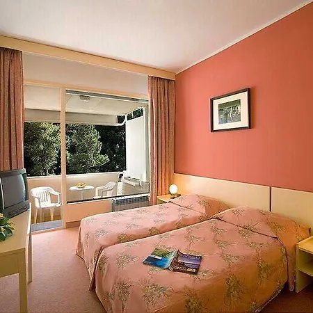 Otel Pical Sunny By Valamar 2*