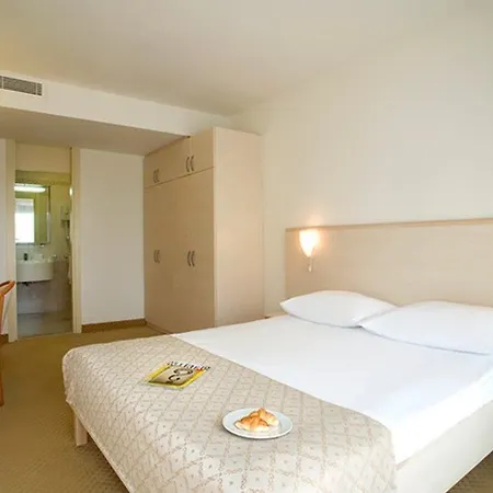 Pical Sunny By Valamar Hotel 2*